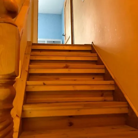 Апартаменты Unit With Garden